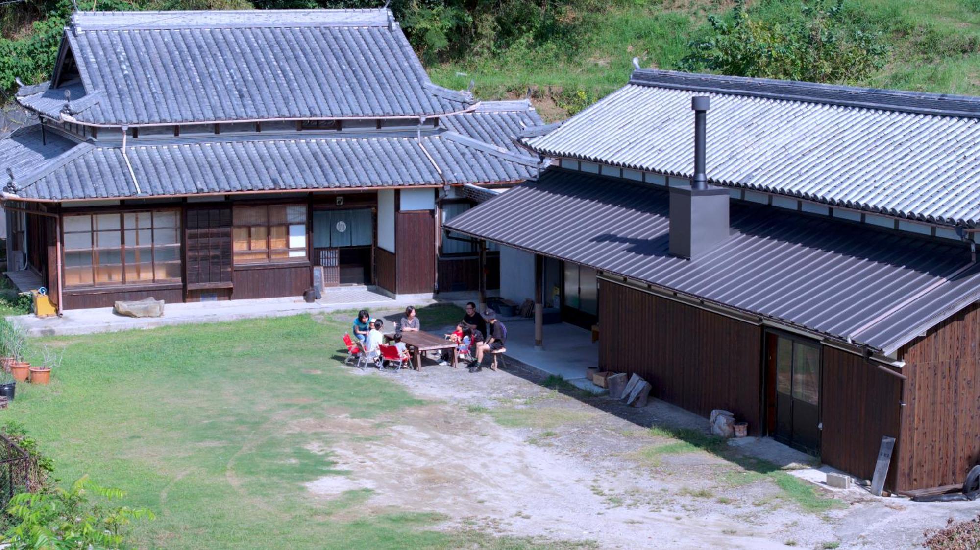 猫と図書館のある宿 草地家 Kusachike Minamiawaji Exterior foto