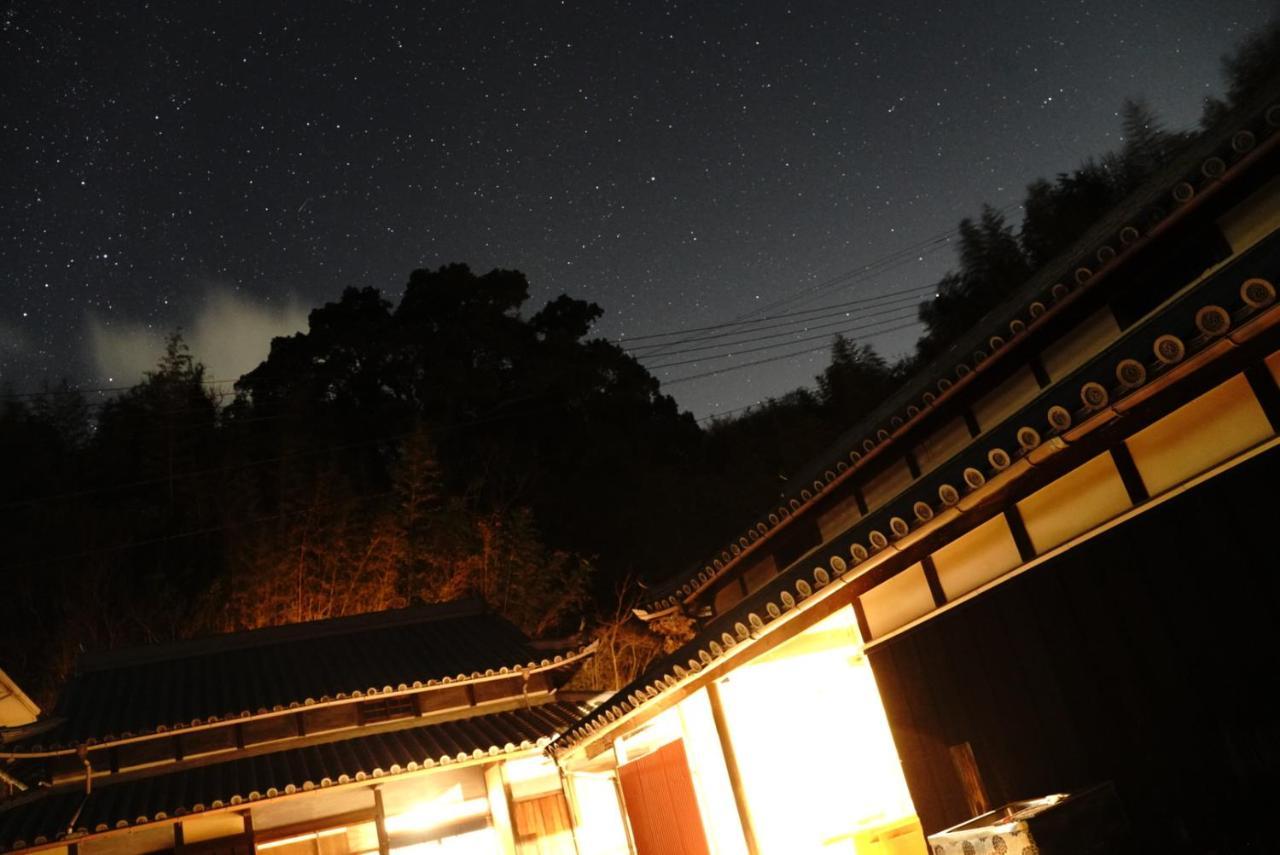 猫と図書館のある宿 草地家 Kusachike Minamiawaji Exterior foto